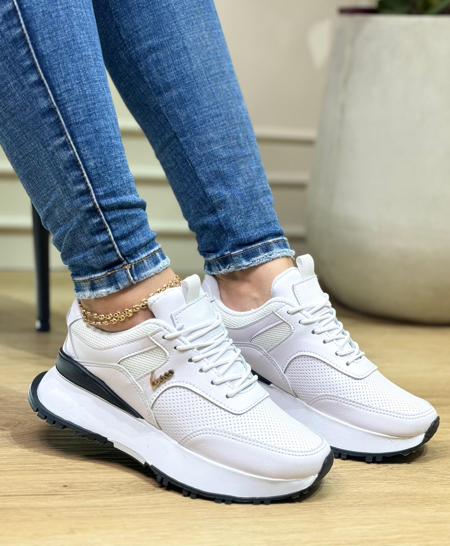 Ref: 4004